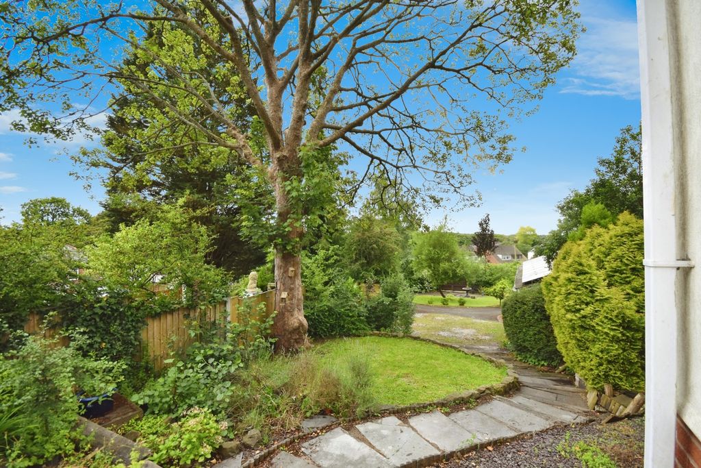 Property photo 2 of 22 Garden
