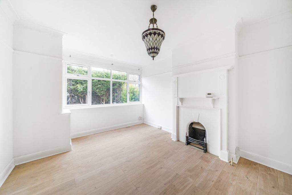 Property photo 1 of 17 936522 (2)