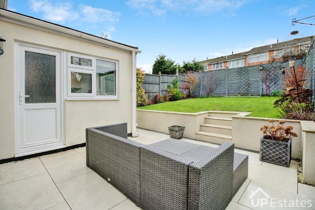 Property photo 2 of 20