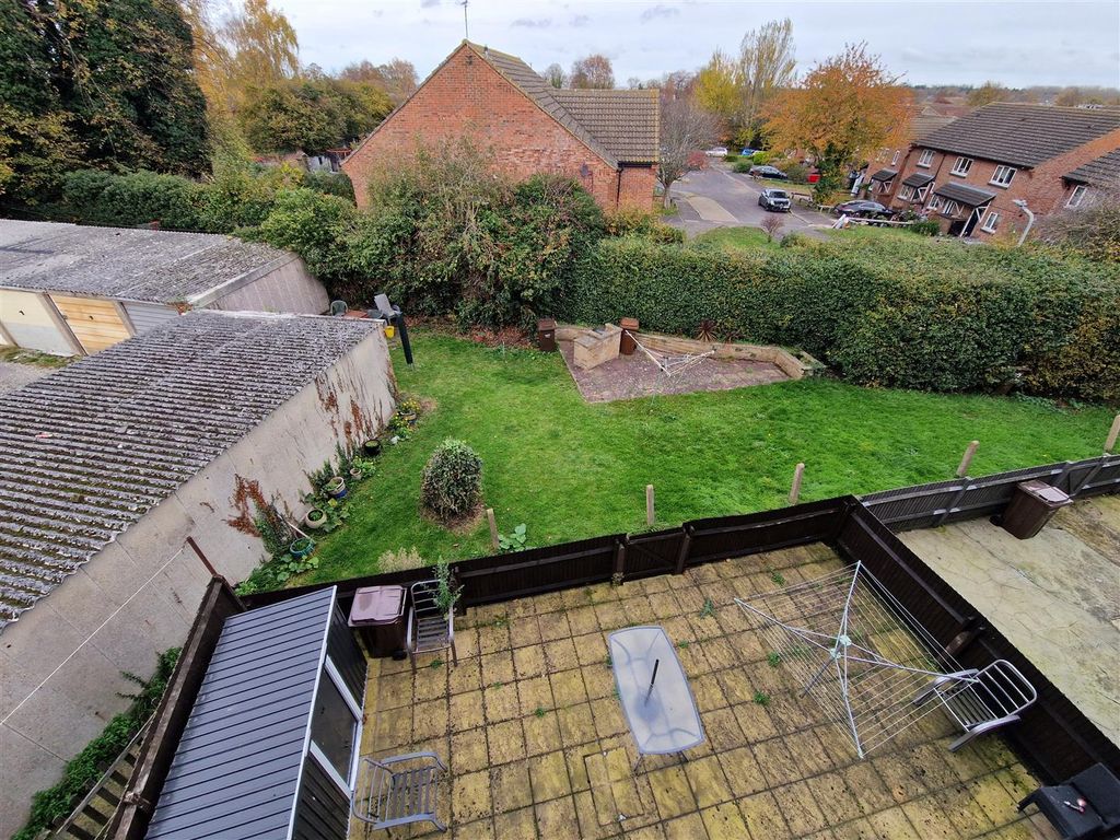 Property photo 2 of 7 Garden