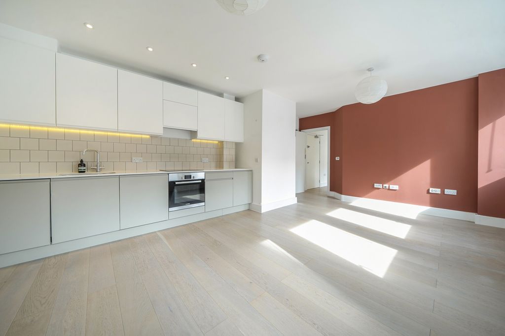 Property photo 2 of 17 1430613-10-69Bd42...