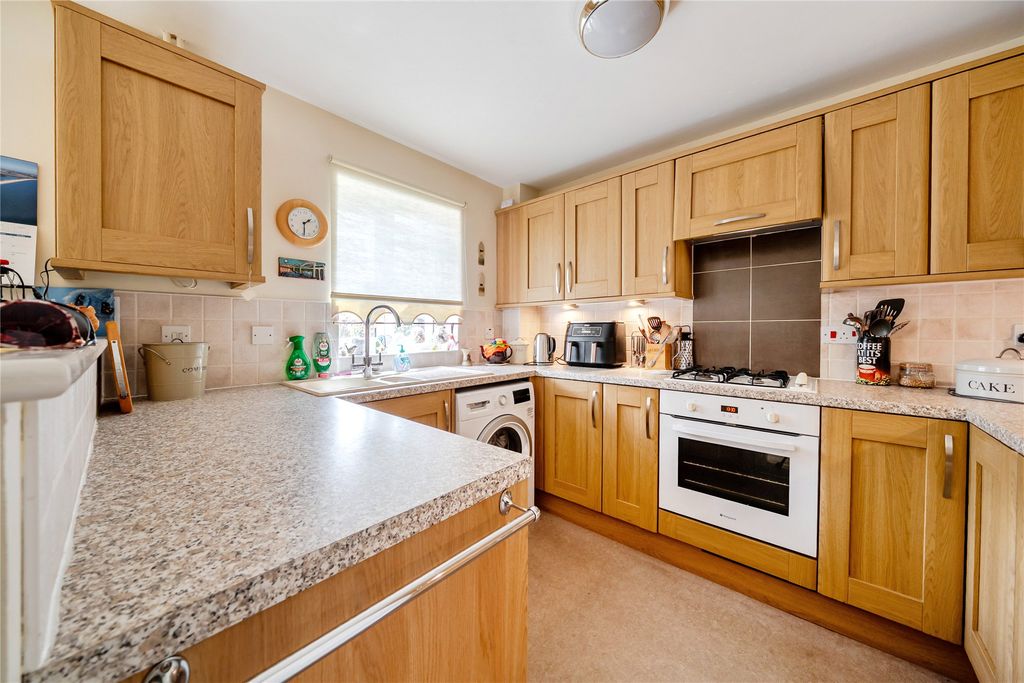 Property photo 3 of 23 Picture No. 11