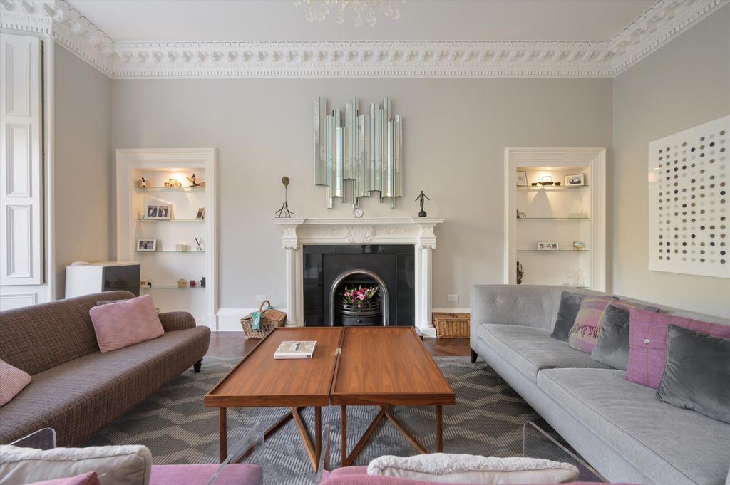 Additional image 7 of 4 bed flat for saleGlencairn Crescent, Edinburgh EH12