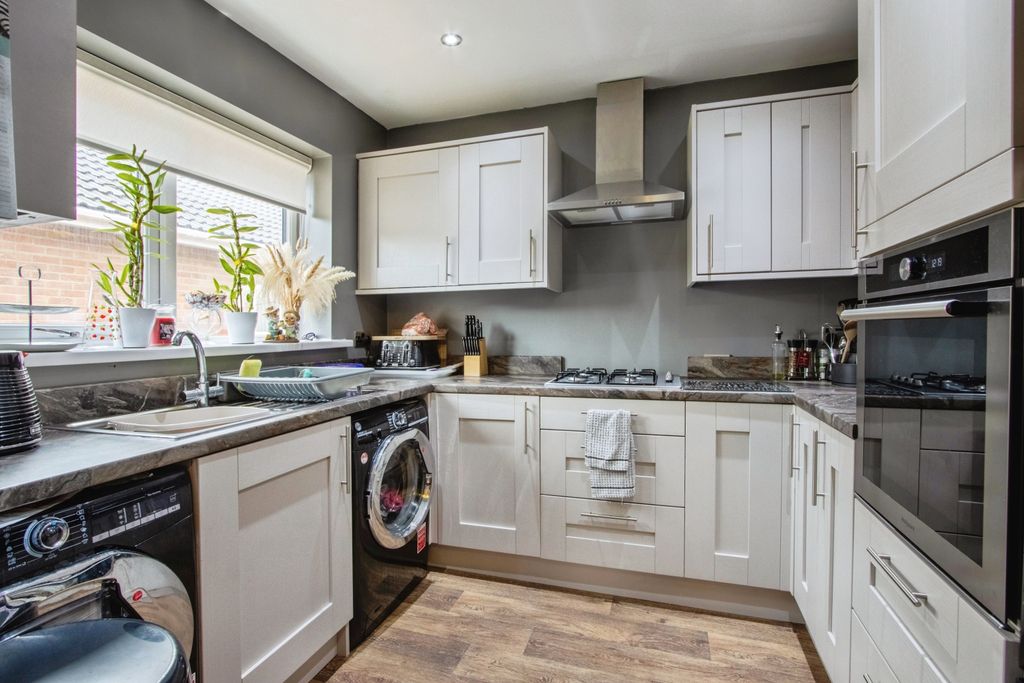Property photo 2 of 15 Kitchen