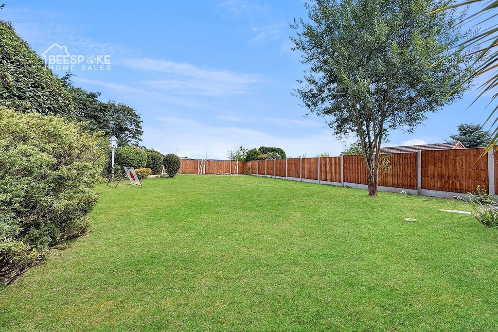 Property photo 2 of 34