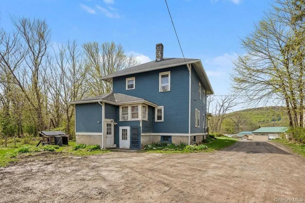 Property photo 1 of 25