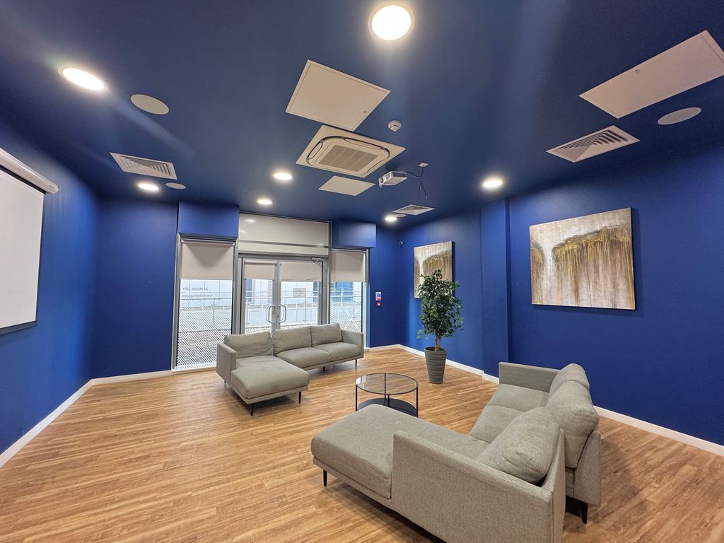 Property photo 3 of 25