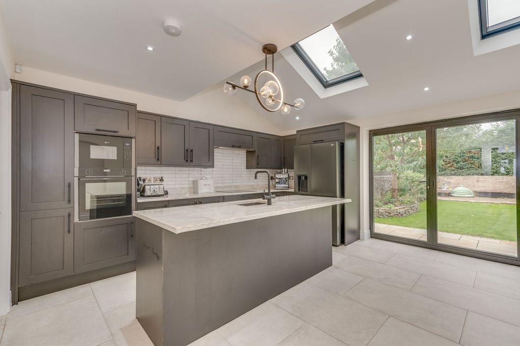 Property photo 2 of 26