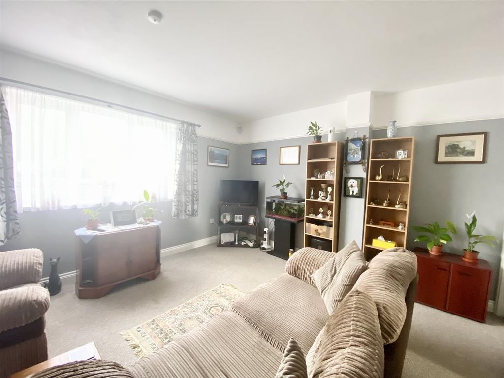 Property photo 3 of 12 Lounge/Diner