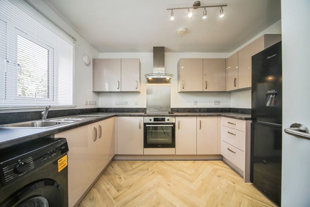 Property photo 2 of 18 Pbox-Img.Jpg