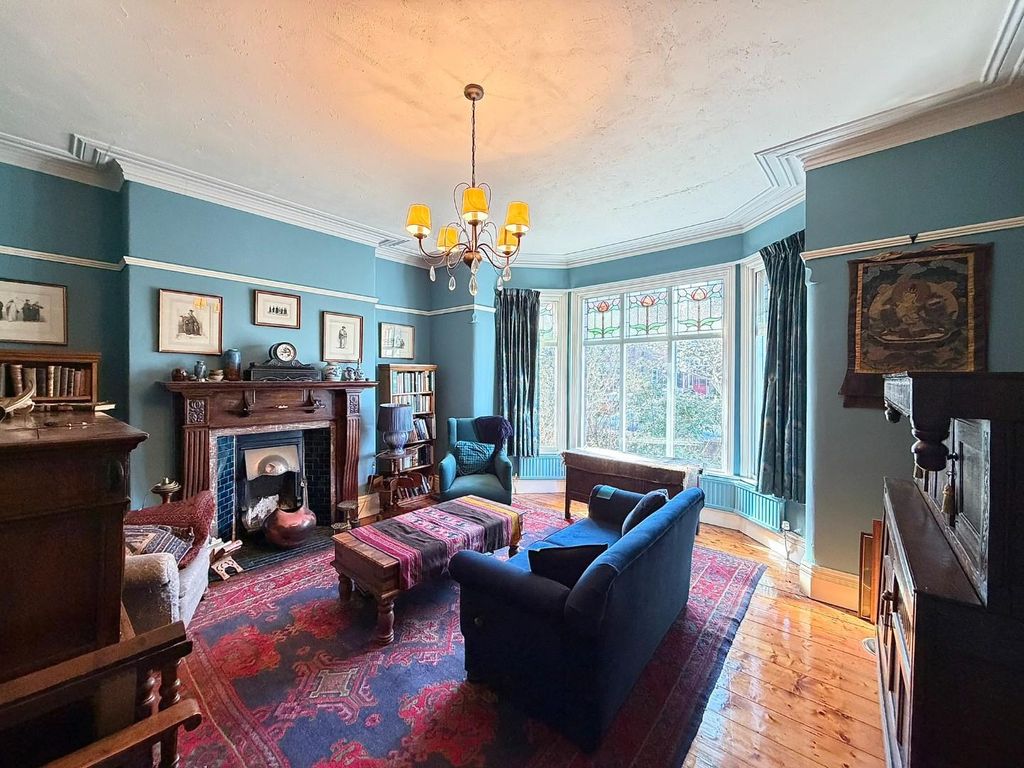 Property photo 3 of 36