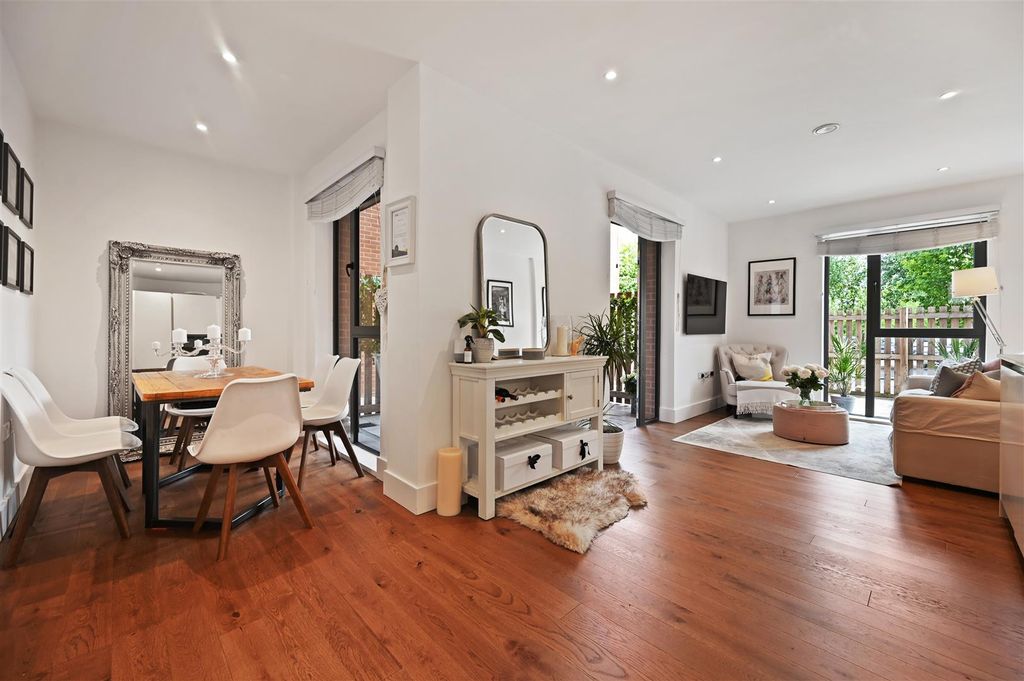 Property photo 1 of 13 Ar - Dauphine House13.Jpg