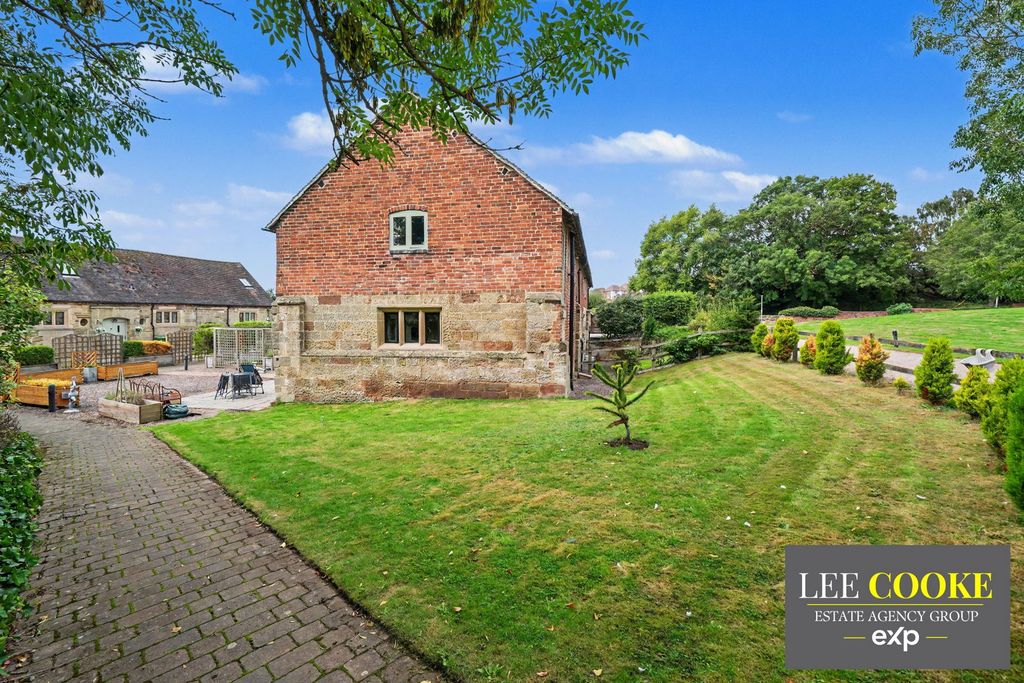 Property photo 3 of 47