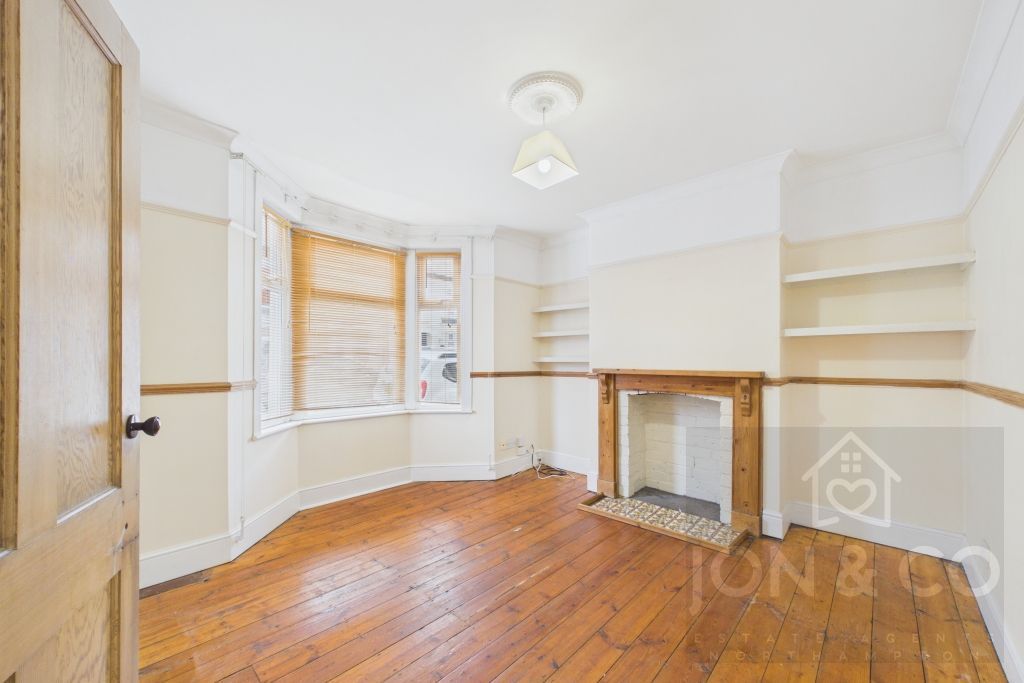 Property photo 3 of 18