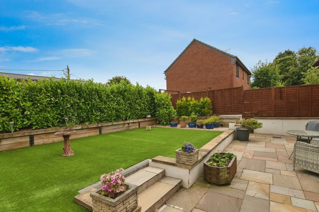 Property photo 2 of 17