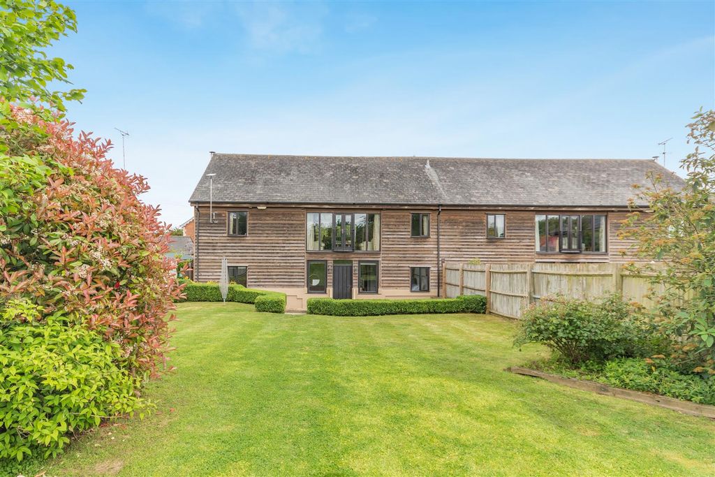 Property photo 2 of 30