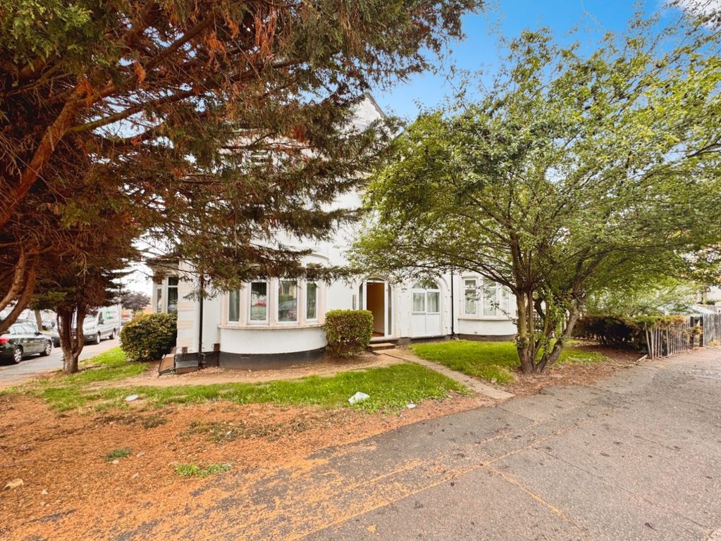 Property photo 1 of 11 Front