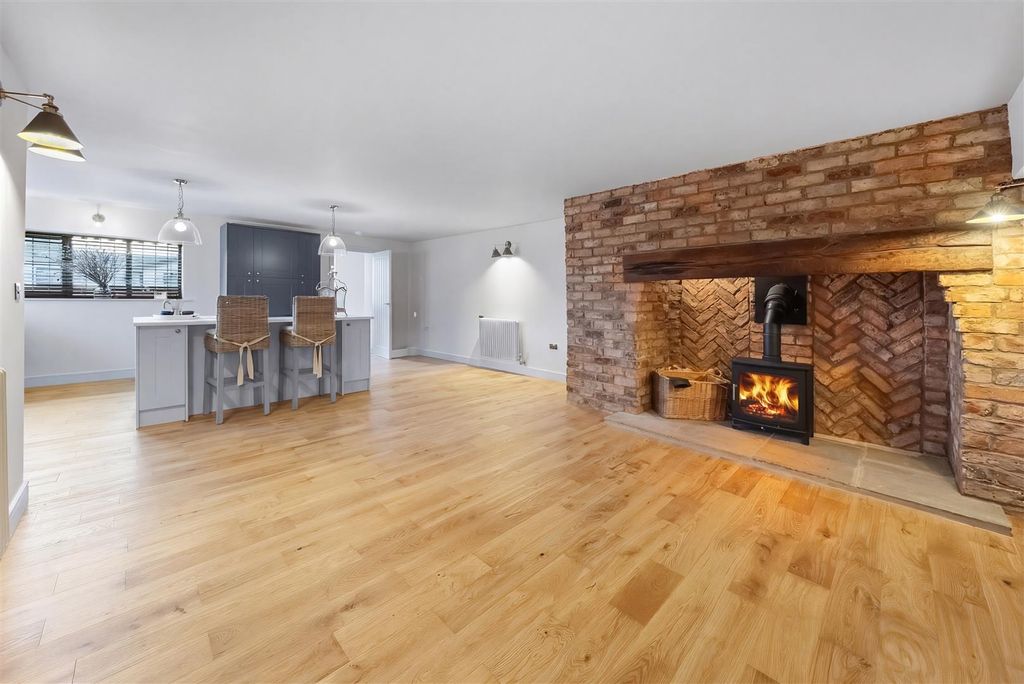 Property photo 2 of 11 Dsc07932-Hdr.Jpg