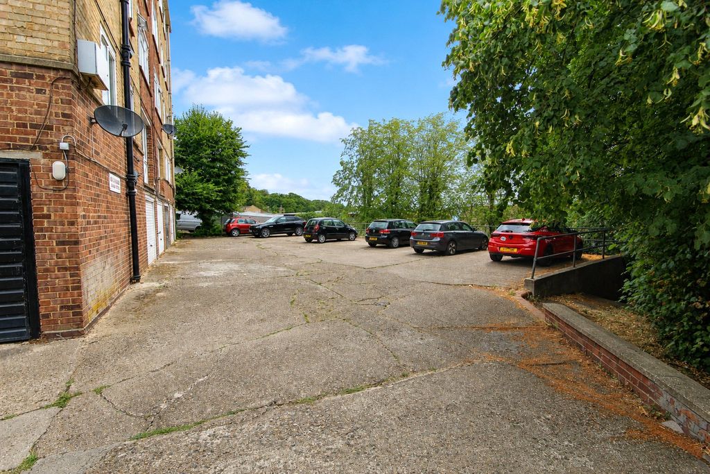 Property photo 2 of 2 Picture No. 08