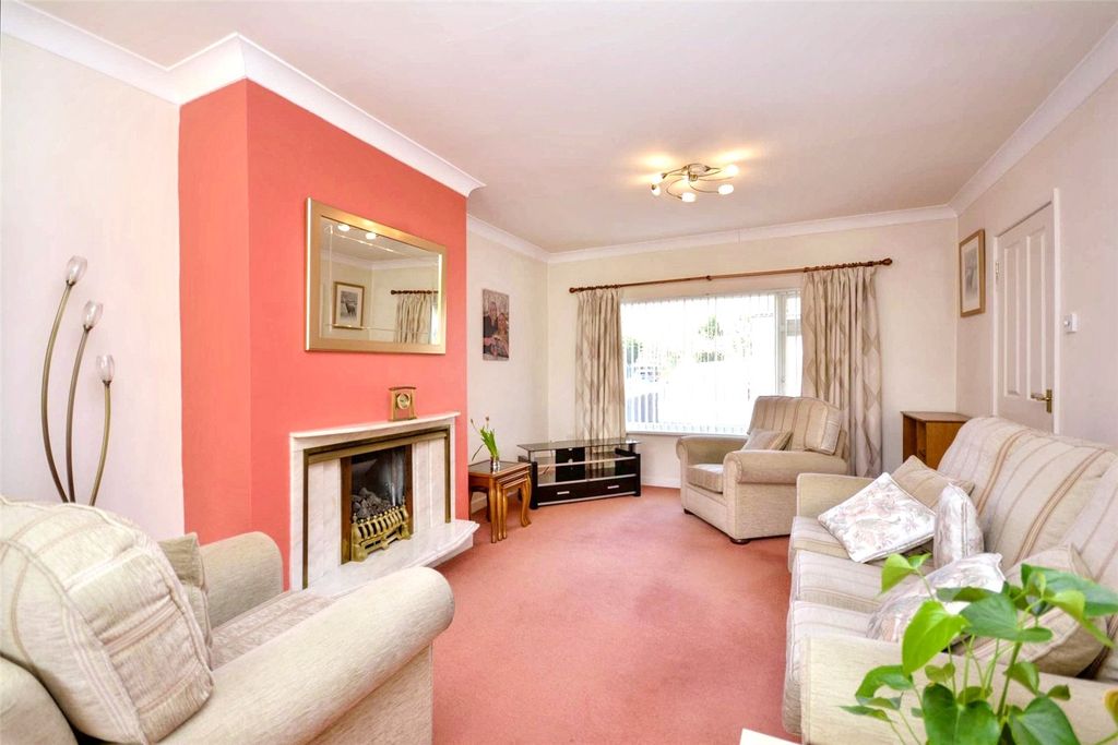Property photo 2 of 22 Picture No. 28
