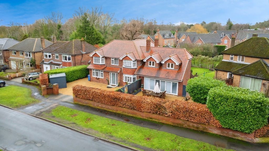 Property photo 1 of 31