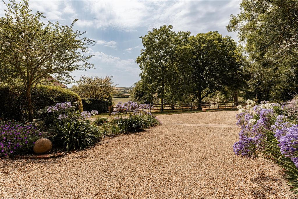 Property photo 3 of 84 Manor House And Country Estate