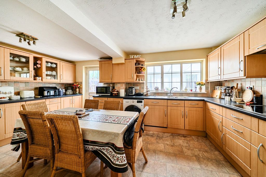 Property photo 2 of 23 Kitchen