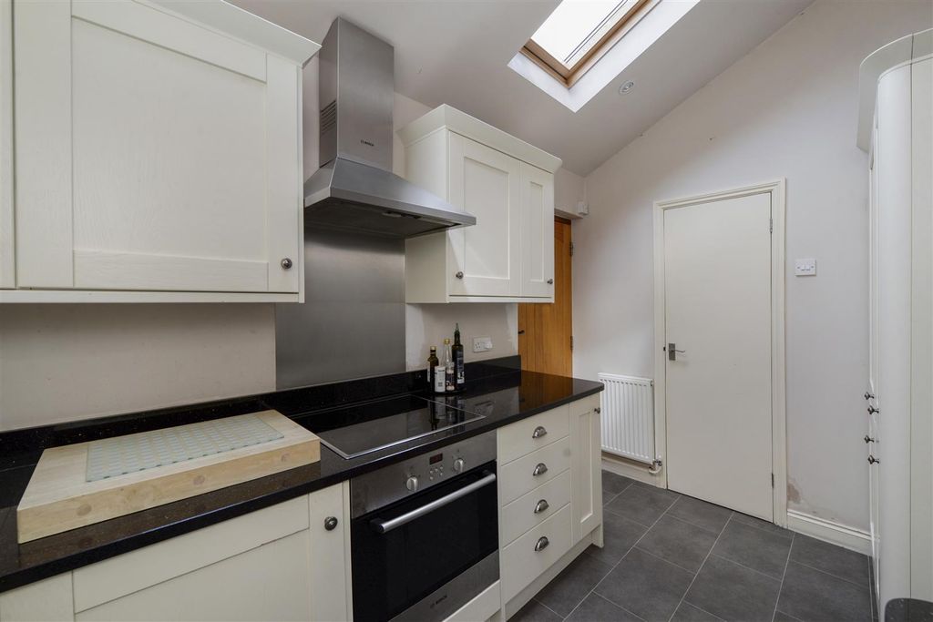 Property photo 3 of 18 06.Jpg
