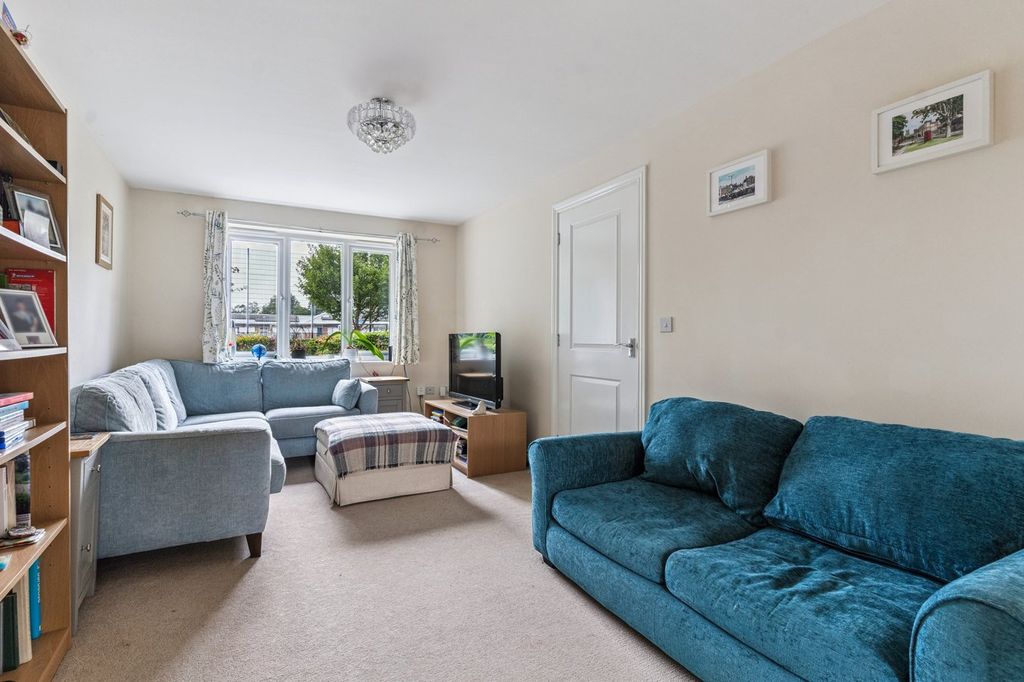 Property photo 2 of 14