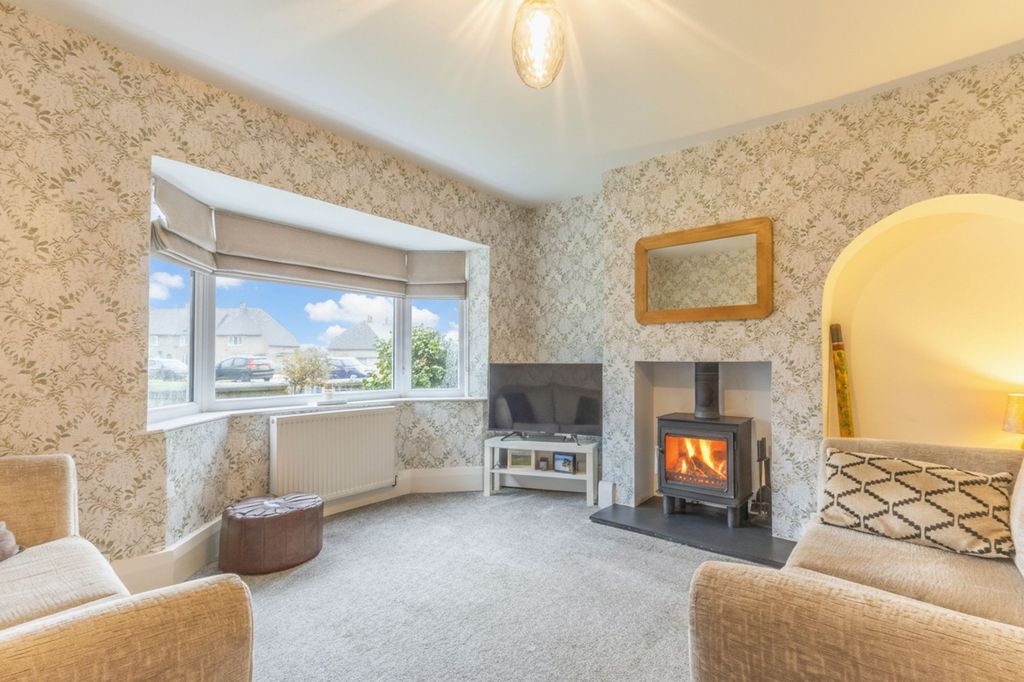 Property photo 3 of 28