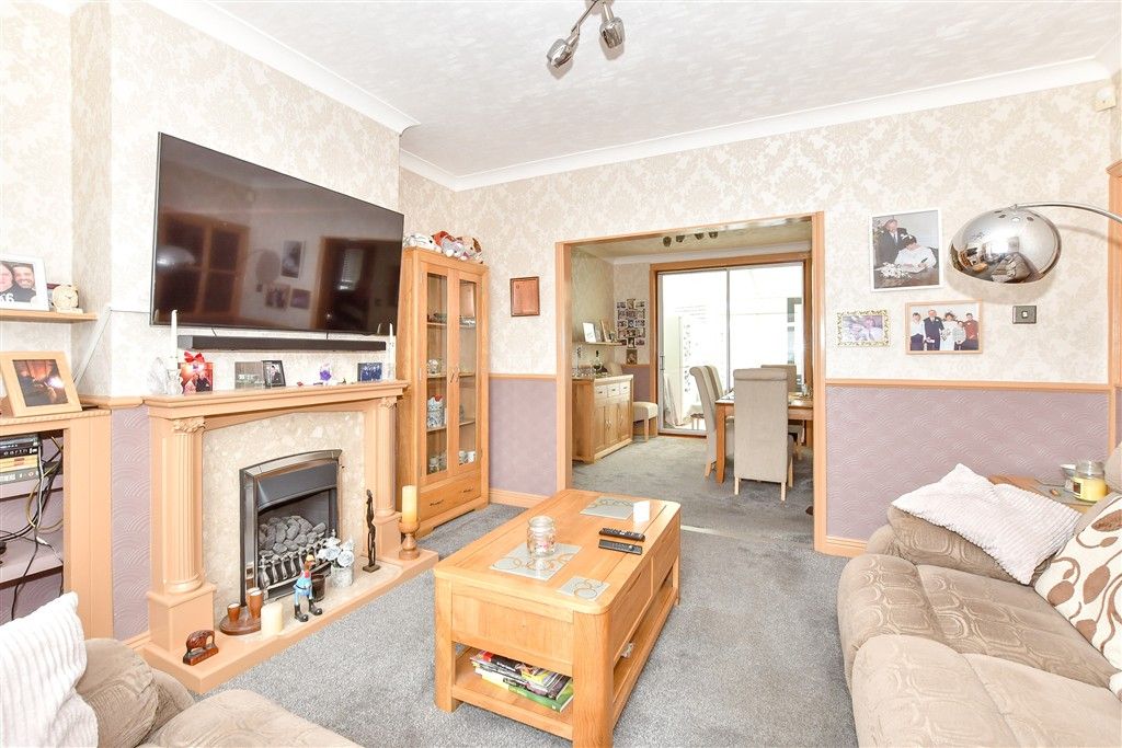 Property photo 2 of 12 Lounge