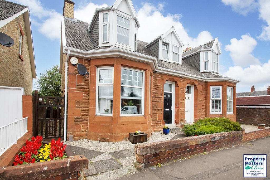 Property photo 1 of 25 3 Bedroom Semi-Detached Villa