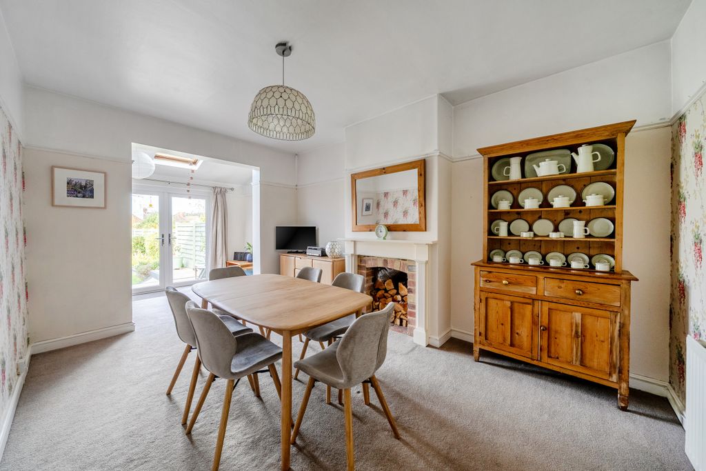 Property photo 3 of 18 Dining Area