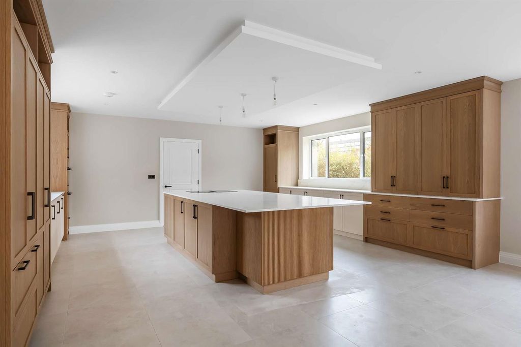 Additional image 23 of 4 bed detached house for saleCross Lanes, Guildford GU1