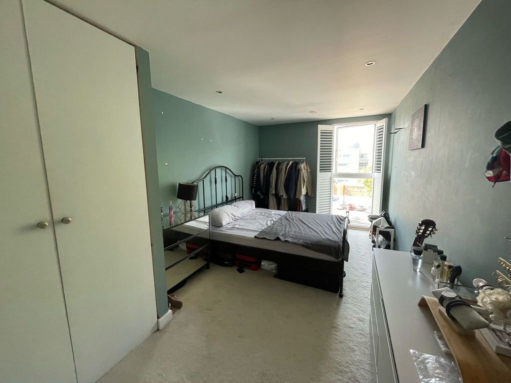 Property photo 3 of 4