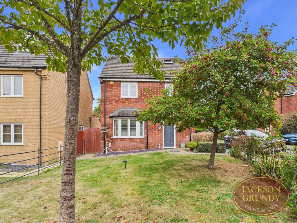 Property photo 1 of 25 Chestnut Close