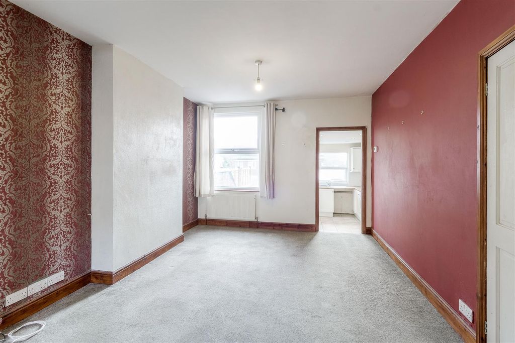 Property photo 3 of 13 21 Chace Road - Revisit 003.Jpg