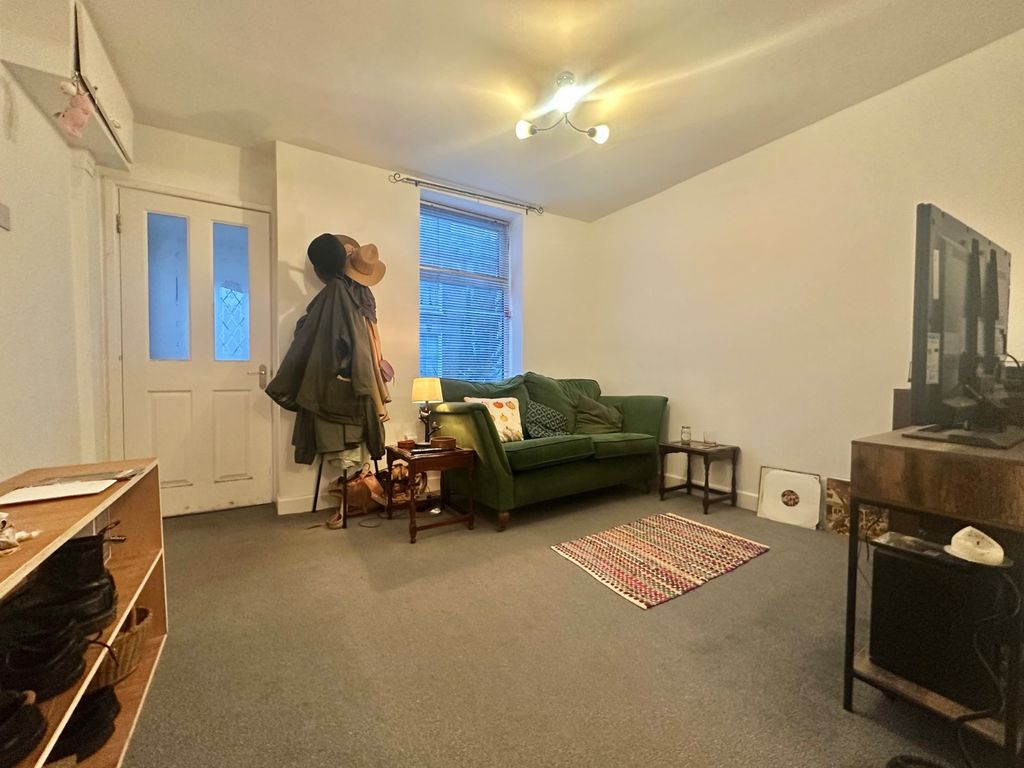 Property photo 2 of 8 Picture 2