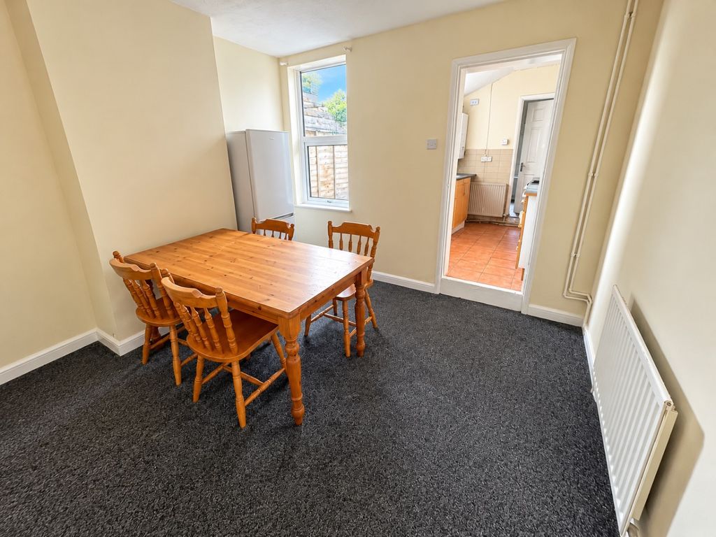 Property photo 2 of 8 6117483