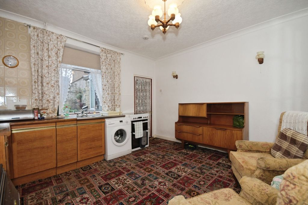 Property photo 3 of 17 Photo