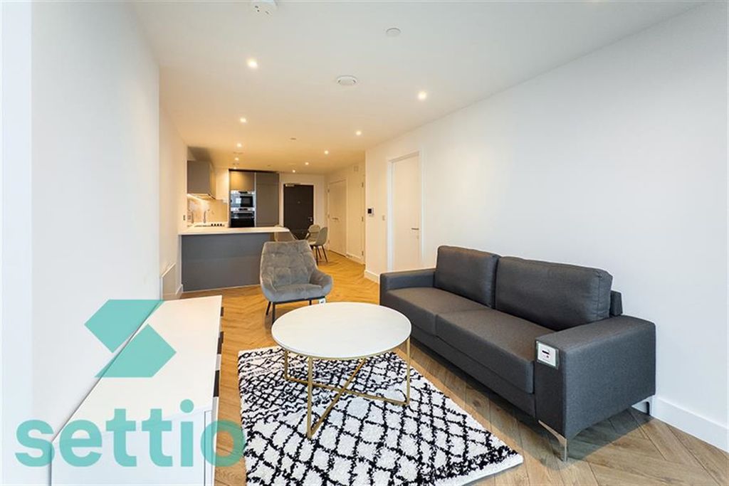 Property photo 2 of 12 (Main)