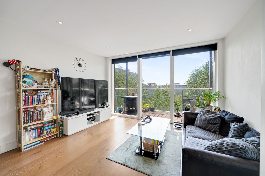 Property photo 2 of 18 4791232