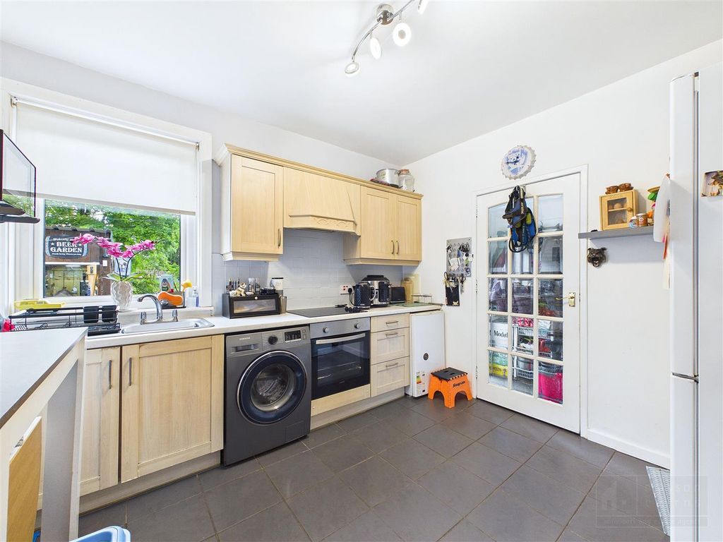 Property photo 2 of 19 Kitchen / Dining