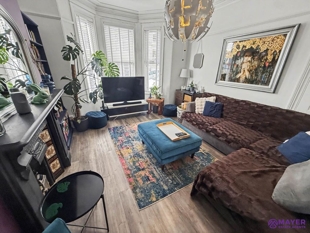 Property photo 3 of 17