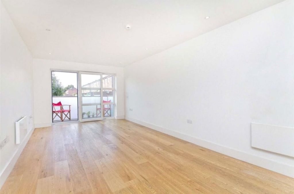 Property photo 2 of 8