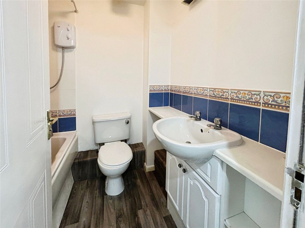 Property photo 3 of 6 Picture No. 05
