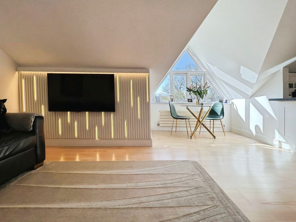 Property photo 2 of 17 Photo 12