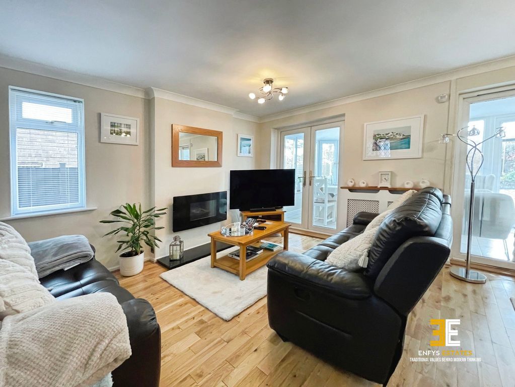 Property photo 2 of 33