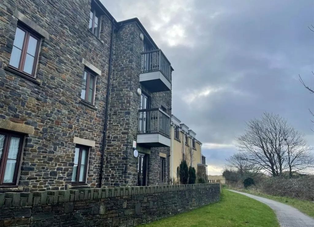 Property photo 1 of 13