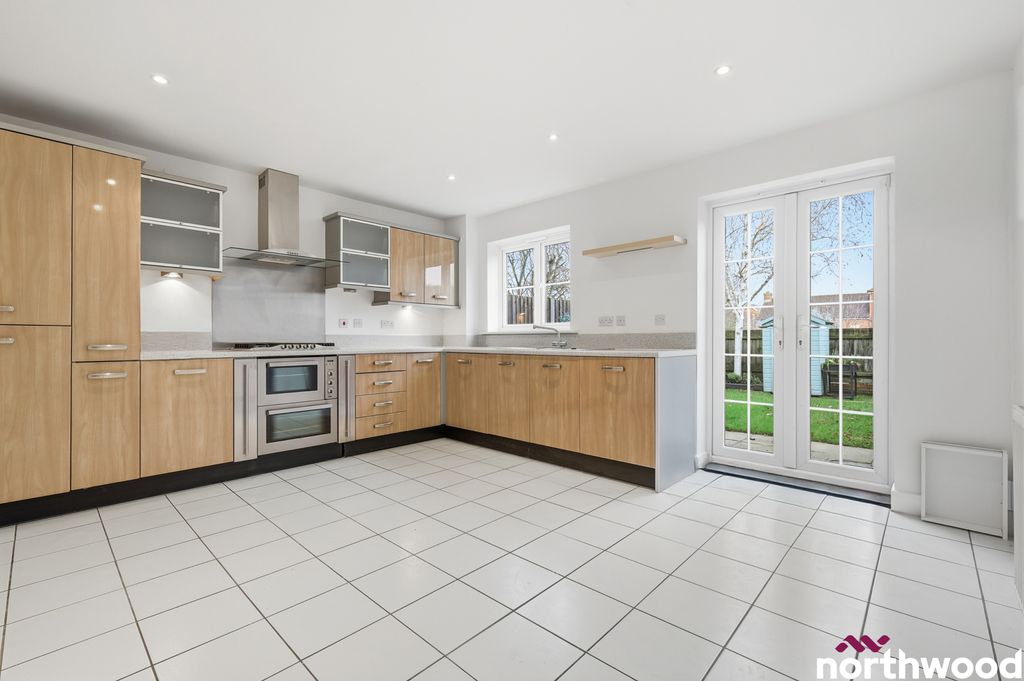 Property photo 2 of 26